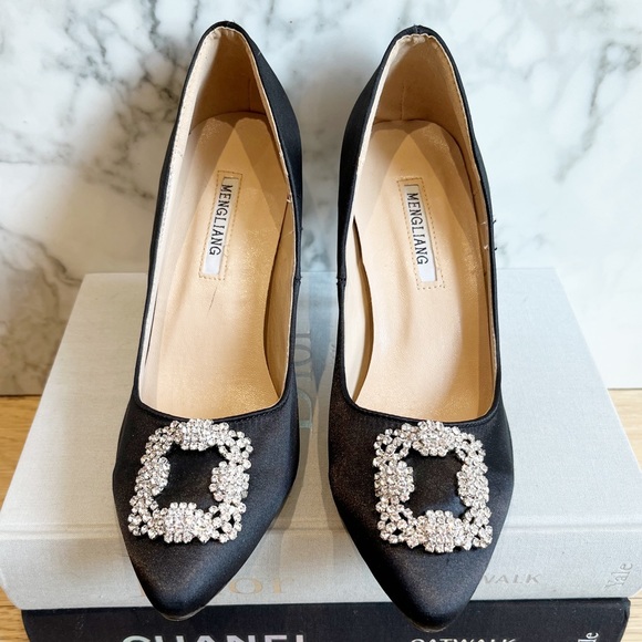 Shoes - Black Satin Hangisi style pumps